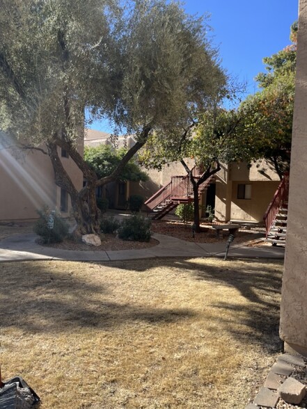 Building Photo - 3131 W Cochise Dr