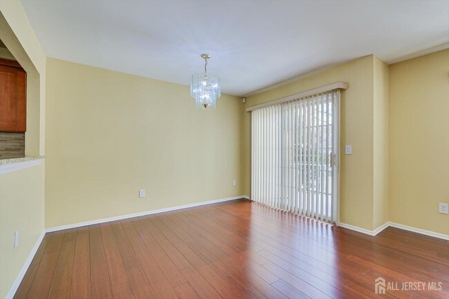 Building Photo - 160 Vasser Dr