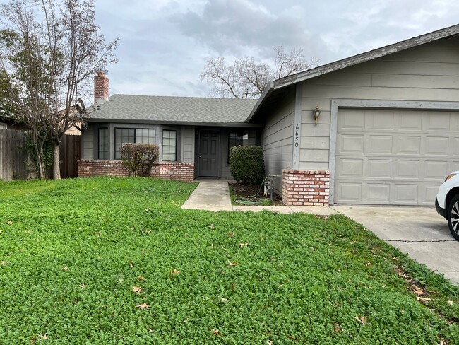 Building Photo - Remodeled Single Story home in Rio Linda, ...