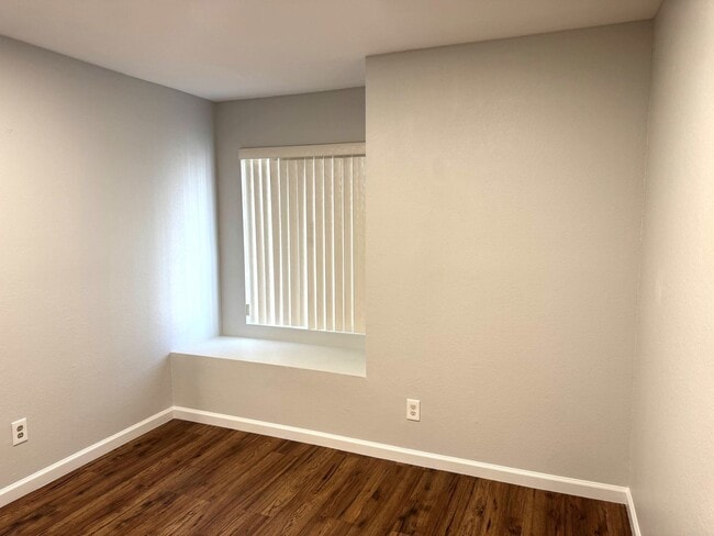 Building Photo - 14349 El Contento Ave