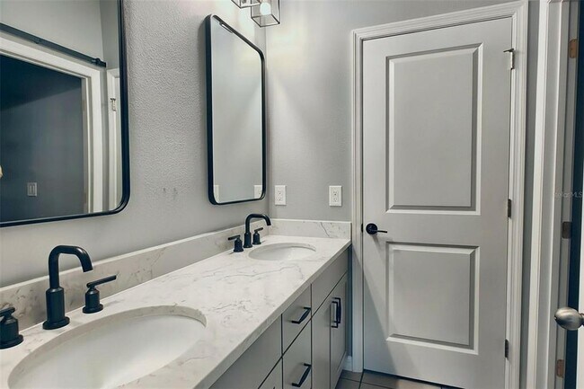 Building Photo - 2087 Emerald Springs Dr