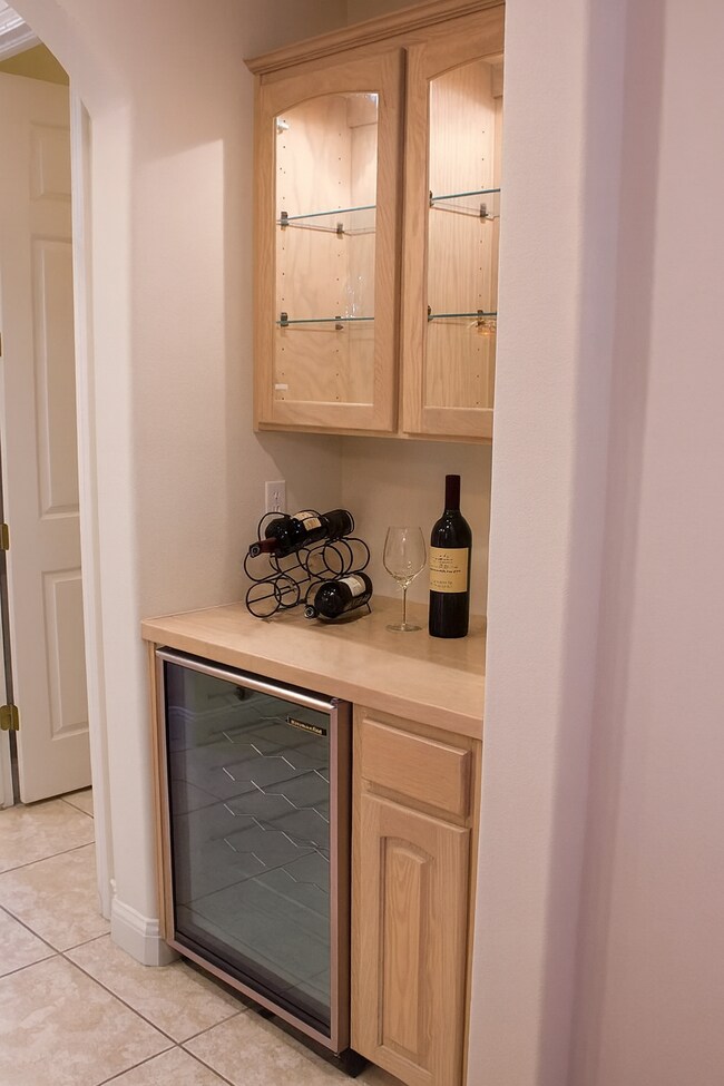 Building Photo - 2537 Deauville Cir