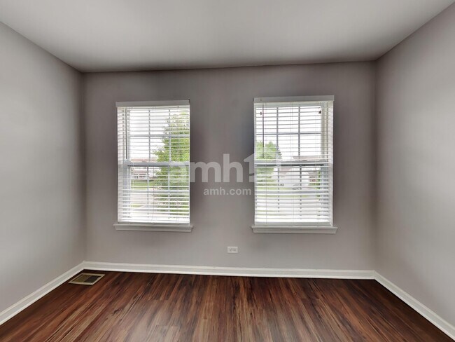 Building Photo - 1372 Deer Creek Ln