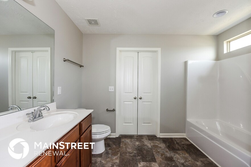 Building Photo - 3372 Tourmaline Dr