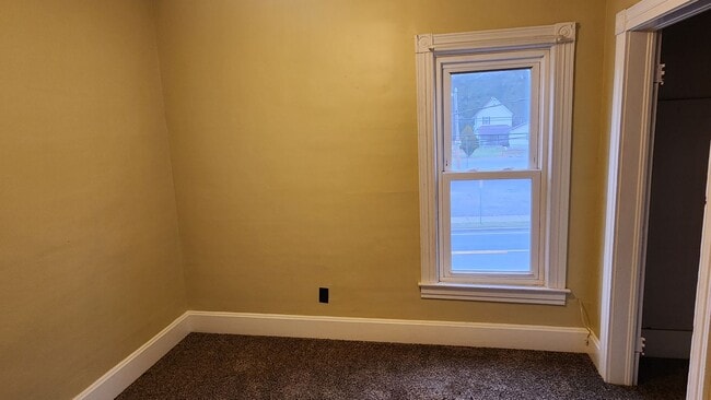 Building Photo - Four Bedroom Single Family Home for Rent in Salamanca NY!