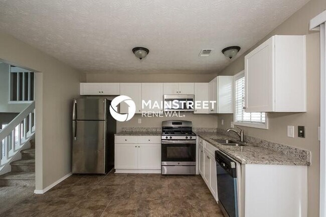 Building Photo - 3 Bedroom Pet-Friendly Home in Stone Mountain, GA with Main Street Renewal