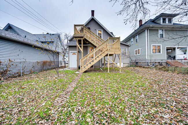 Building Photo - 735 Sexton St