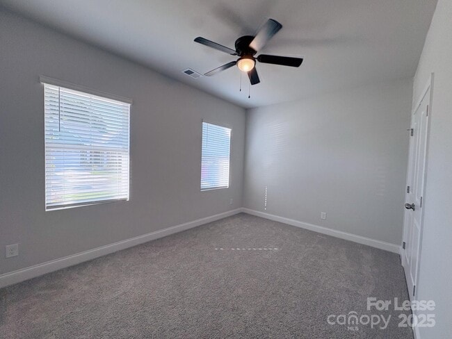 Building Photo - 1038 Mapletree Ln