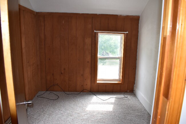 Building Photo - 502 S Pine St