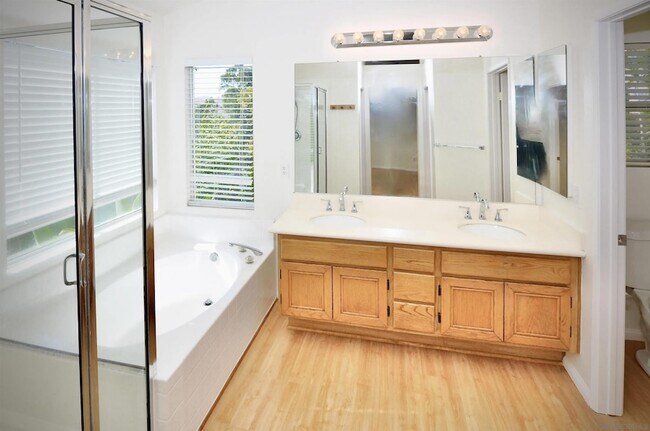 Building Photo - 11106 Ivy Hill Dr