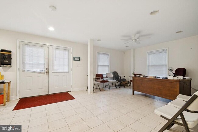 Building Photo - 2025 Fairland Rd