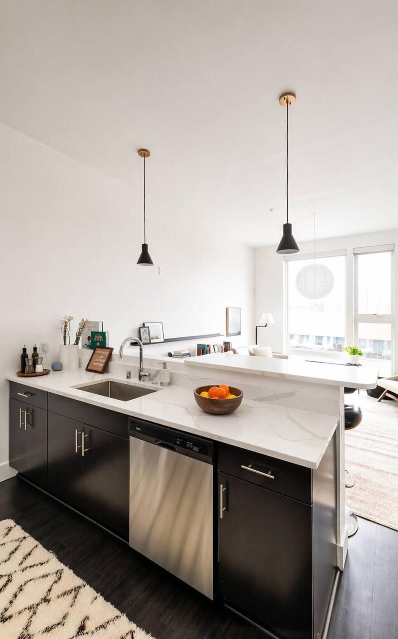 Building Photo - 550 W Juneau Ave