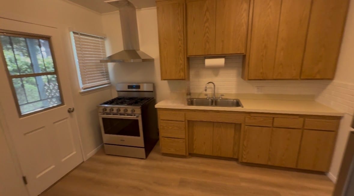 Building Photo - 1312 N Kenwood St