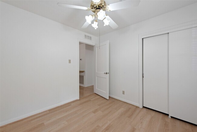 Building Photo - 1510 Afton St