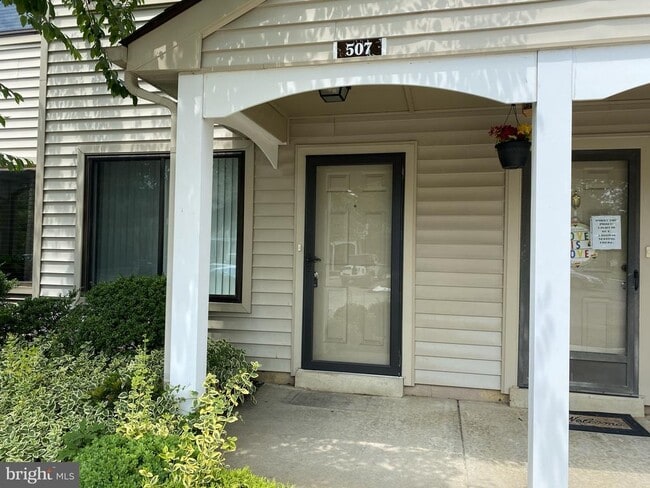 Building Photo - 507 Gregorys Way
