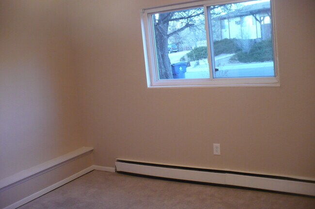 Building Photo - 4715 Scenic Cir