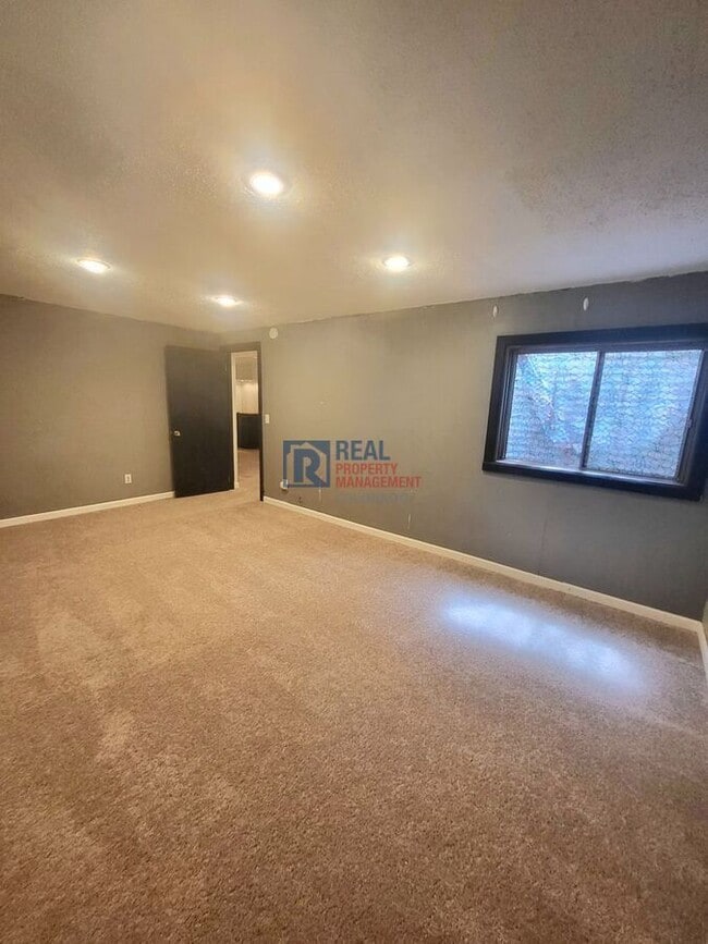 Building Photo - 2783 W Long Dr