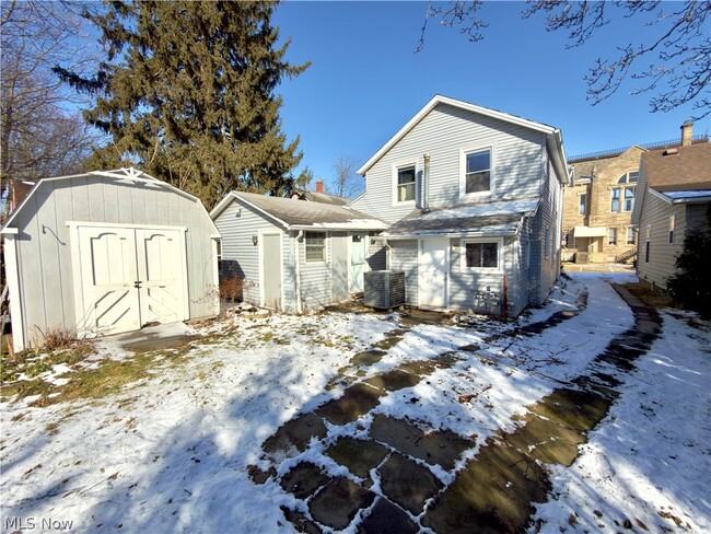 Building Photo - 142 1/2 Beaver Ct