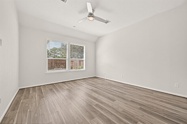 Building Photo - 19343 Dickson Park Dr