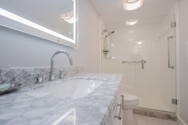 Building Photo - 3201 Portofino Point