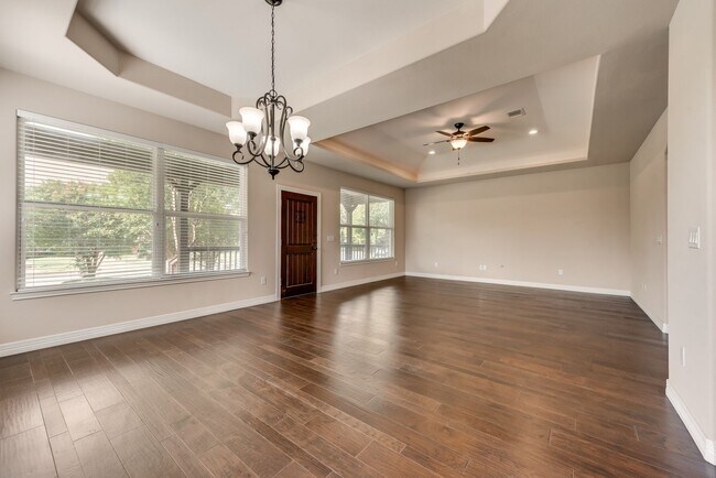 Building Photo - AVAILABLE NOW 4 BEDROOM 2.5 BATH HOME IN A...