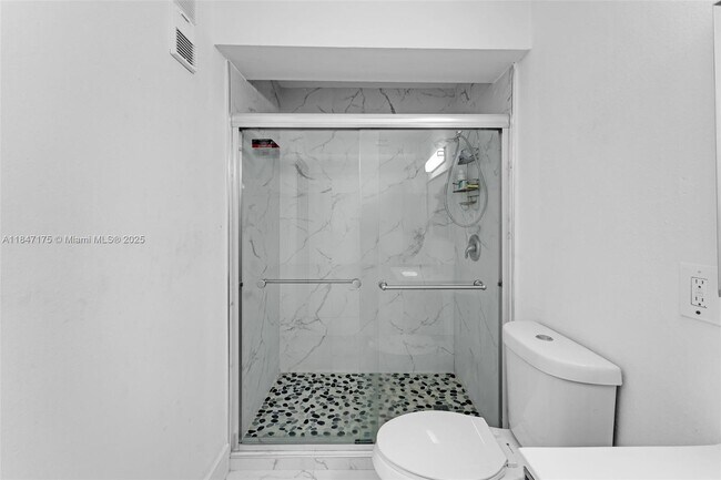 Building Photo - 10441 SW 156th Ct