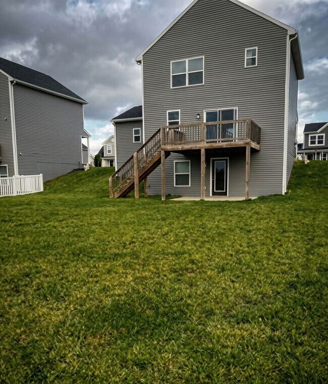 Building Photo - 206 Woodridge Dr
