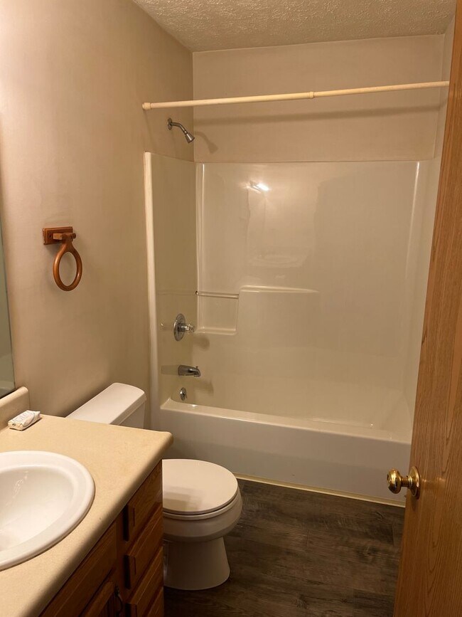 Building Photo - 5104 Trotter Dr