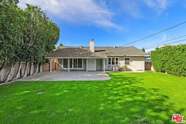 Building Photo - 9344 Valjean Ave