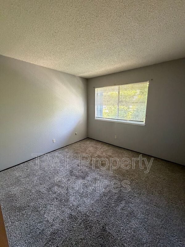 Building Photo - 3591 Quail Lakes Dr