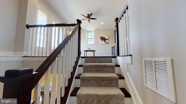 Building Photo - 726 River Mist Dr