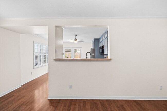 Building Photo - 5726 Westminster Village Dr