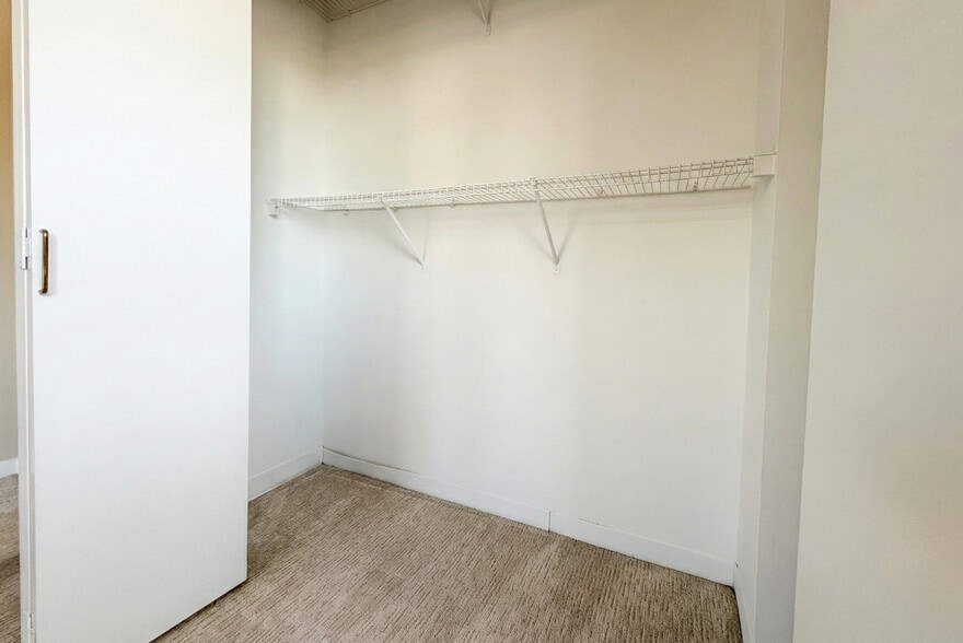 Building Photo - 4 Canal Park