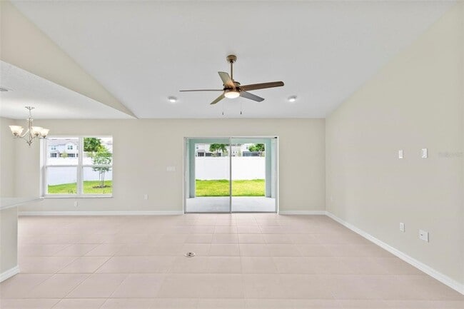 Building Photo - 11 Buffalo Grove Dr