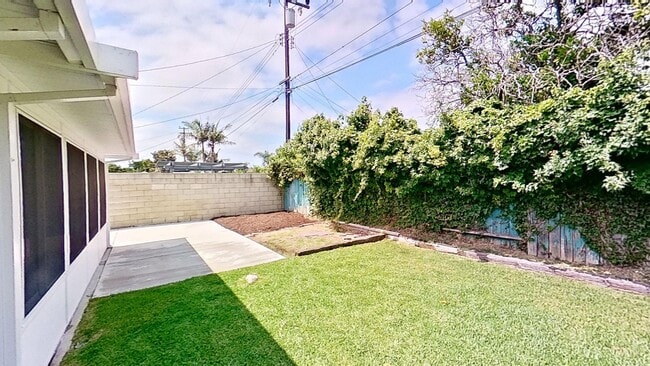 Building Photo - 14321 Riviera Dr