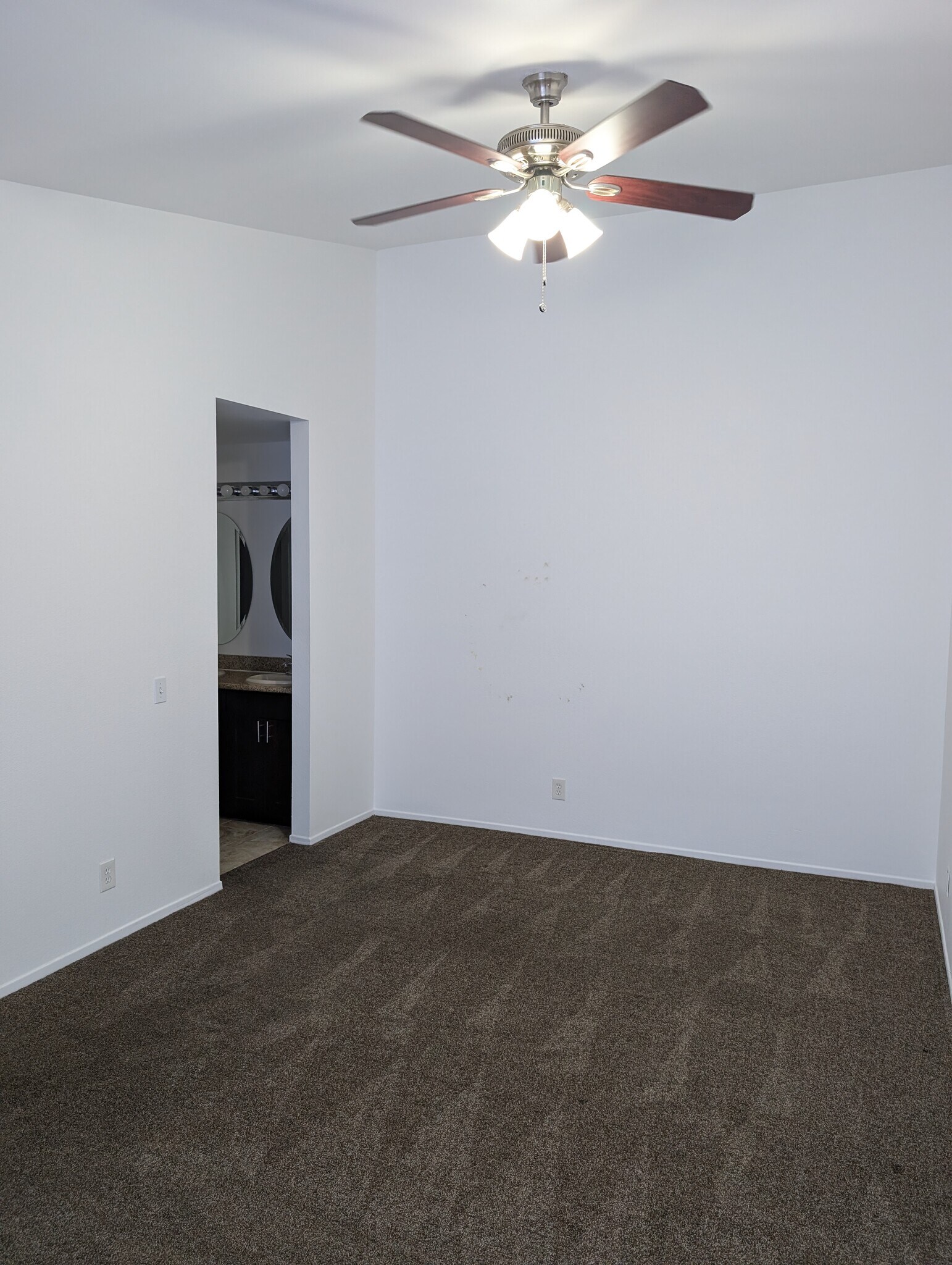Building Photo - 9388 Twin Trails Dr