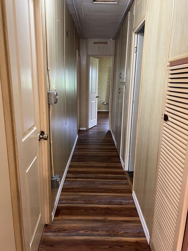 Building Photo - Woodson St, Amity