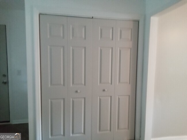 Building Photo - 2506 Eastwood Dr