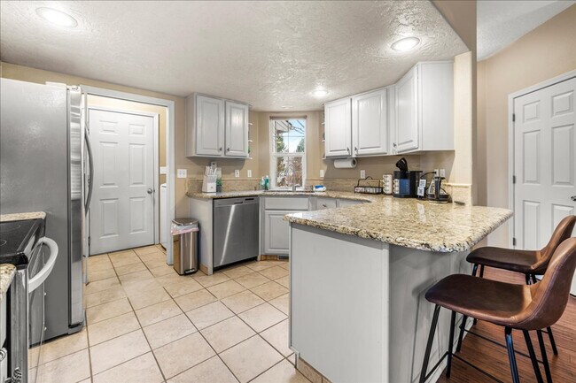 Building Photo - 7838 W Holt Ct