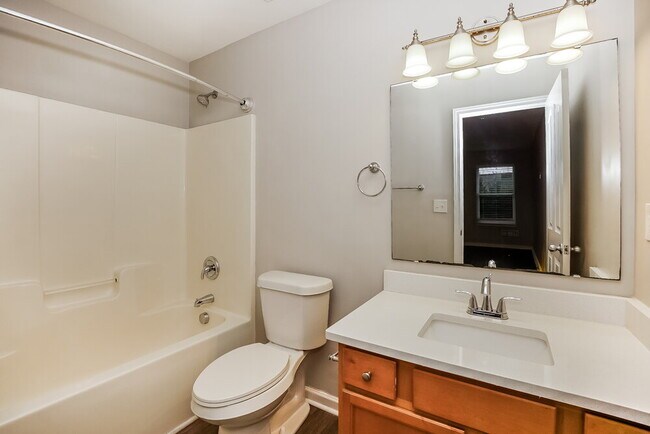 Building Photo - 255 Flanders Dr