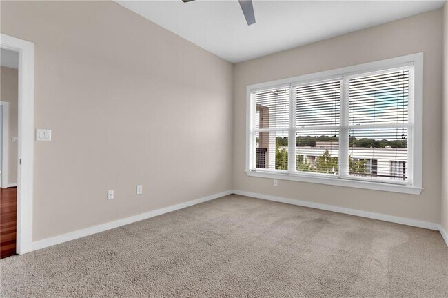 Building Photo - 870 Inman Vlg Pkwy NE