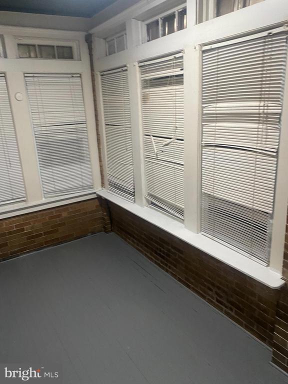 Building Photo - 68 Barnt Ave