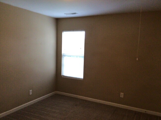 Building Photo - 555 Rockbridge Dr