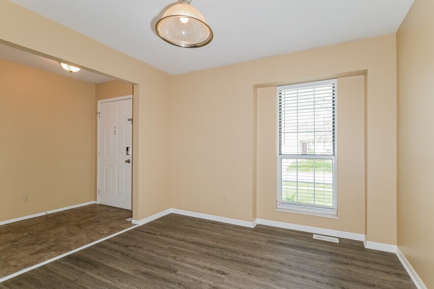 Building Photo - 2819 Chapel View Dr