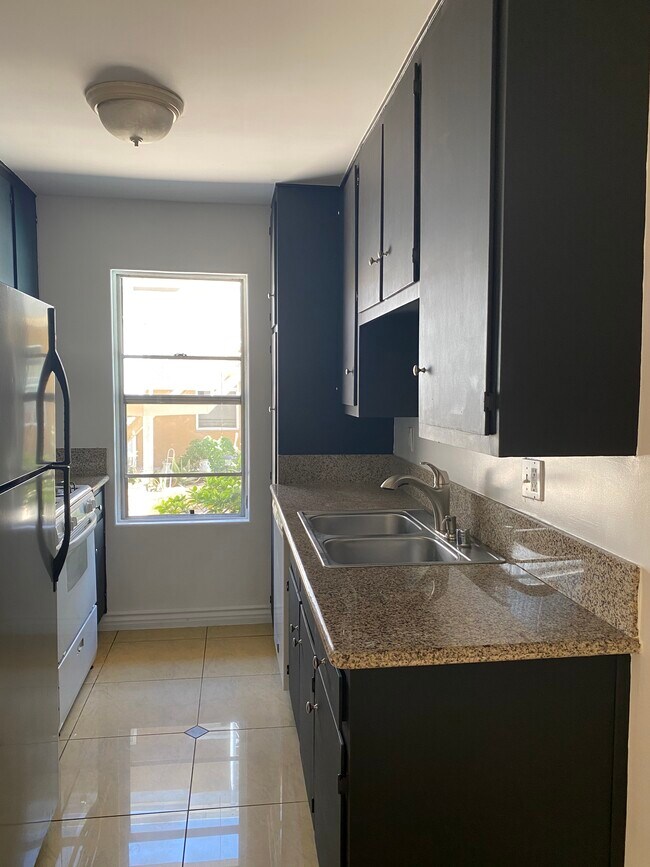 Building Photo - 5457 Laurel Canyon Blvd