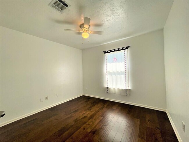 Building Photo - 834 Island Meadow Ct