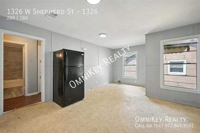 Building Photo - 1326 W Shepherd St