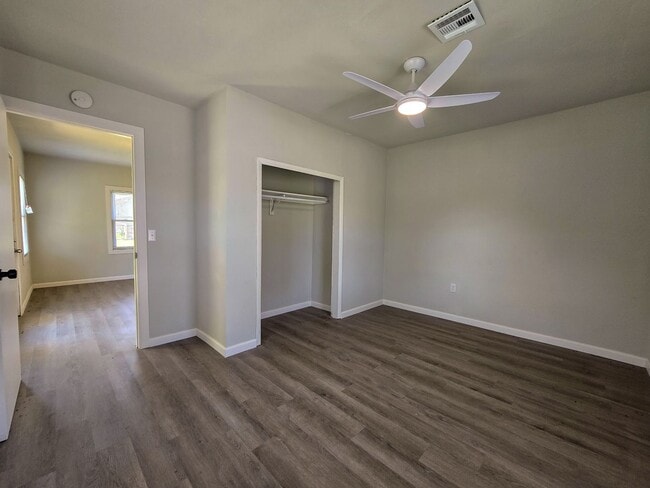 Building Photo - 3 Bedroom 1 Bath Home in Shawnee!