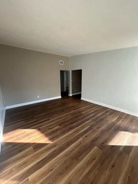 Building Photo - 1503 Noble Pl