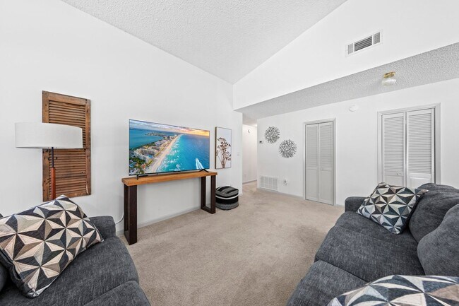 Building Photo - 3 Bedroom in the Heart of Niceville!